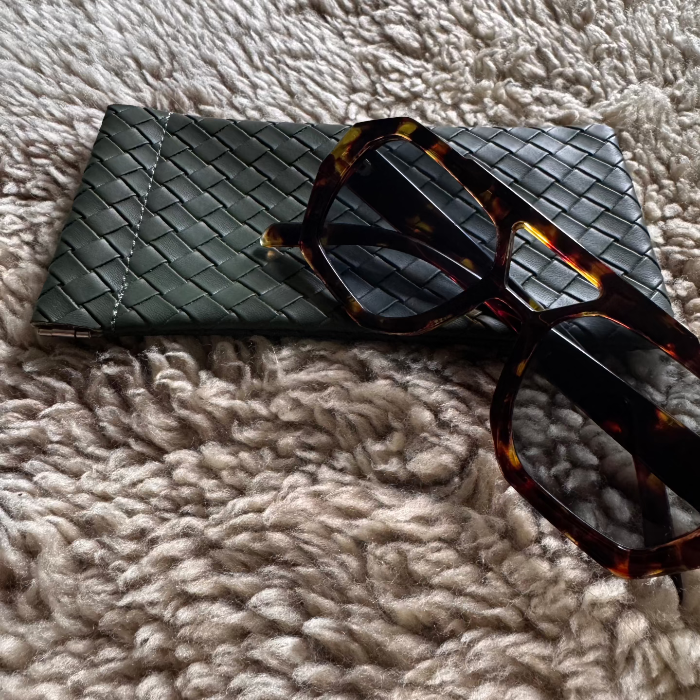 Peepers Pouch