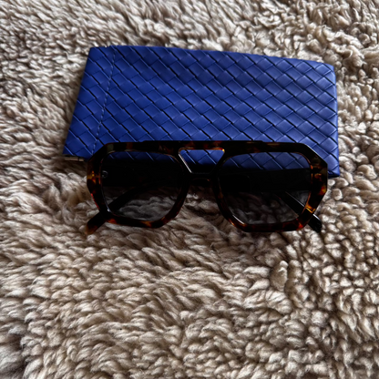 Peepers Pouch
