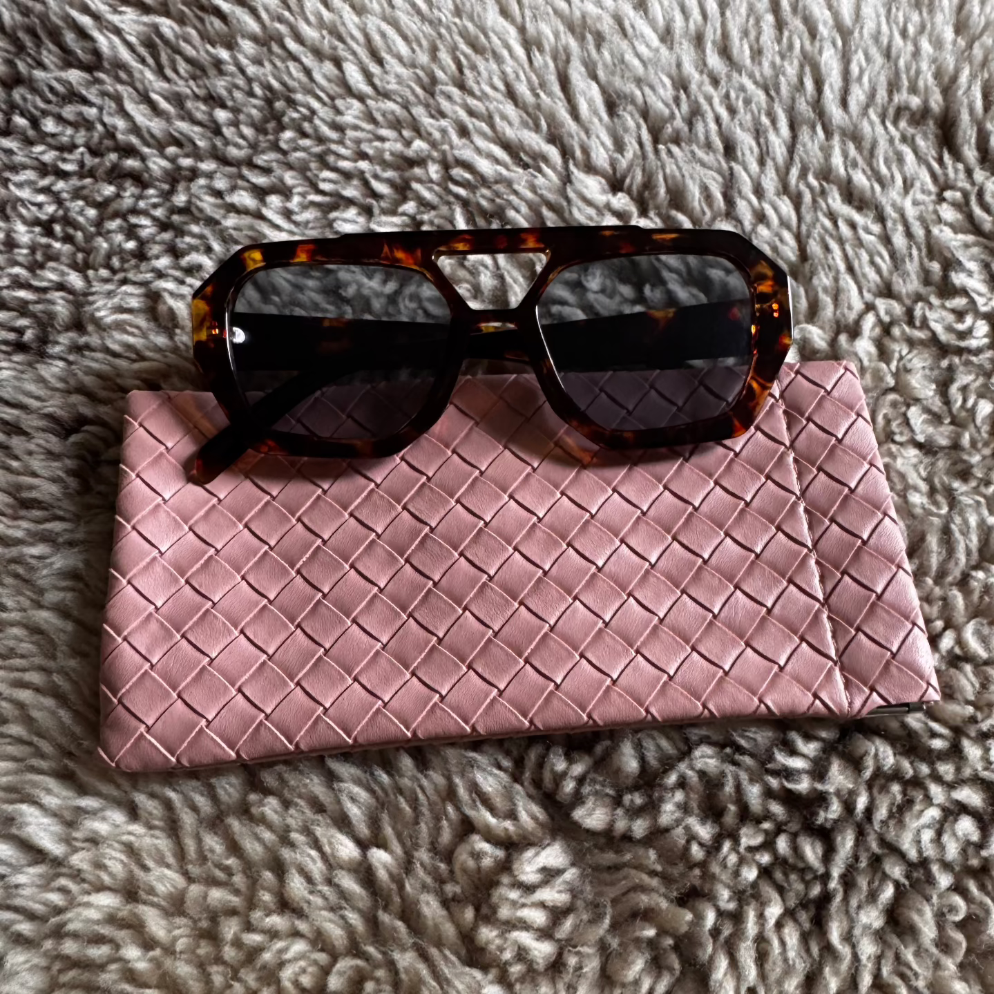 Peepers Pouch